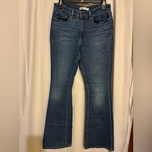 Levi’s Signature Gold Jeans